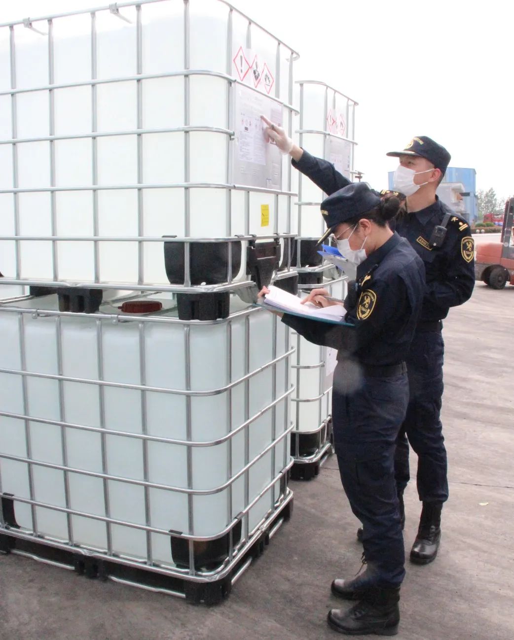 中港<a href='http://www.taoyyy.net' title='危險品貨運' >危險品貨運</a>