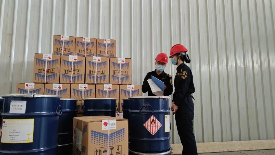 中港<a href='http://www.taoyyy.net' title='危險品海運' >危險品海運</a>